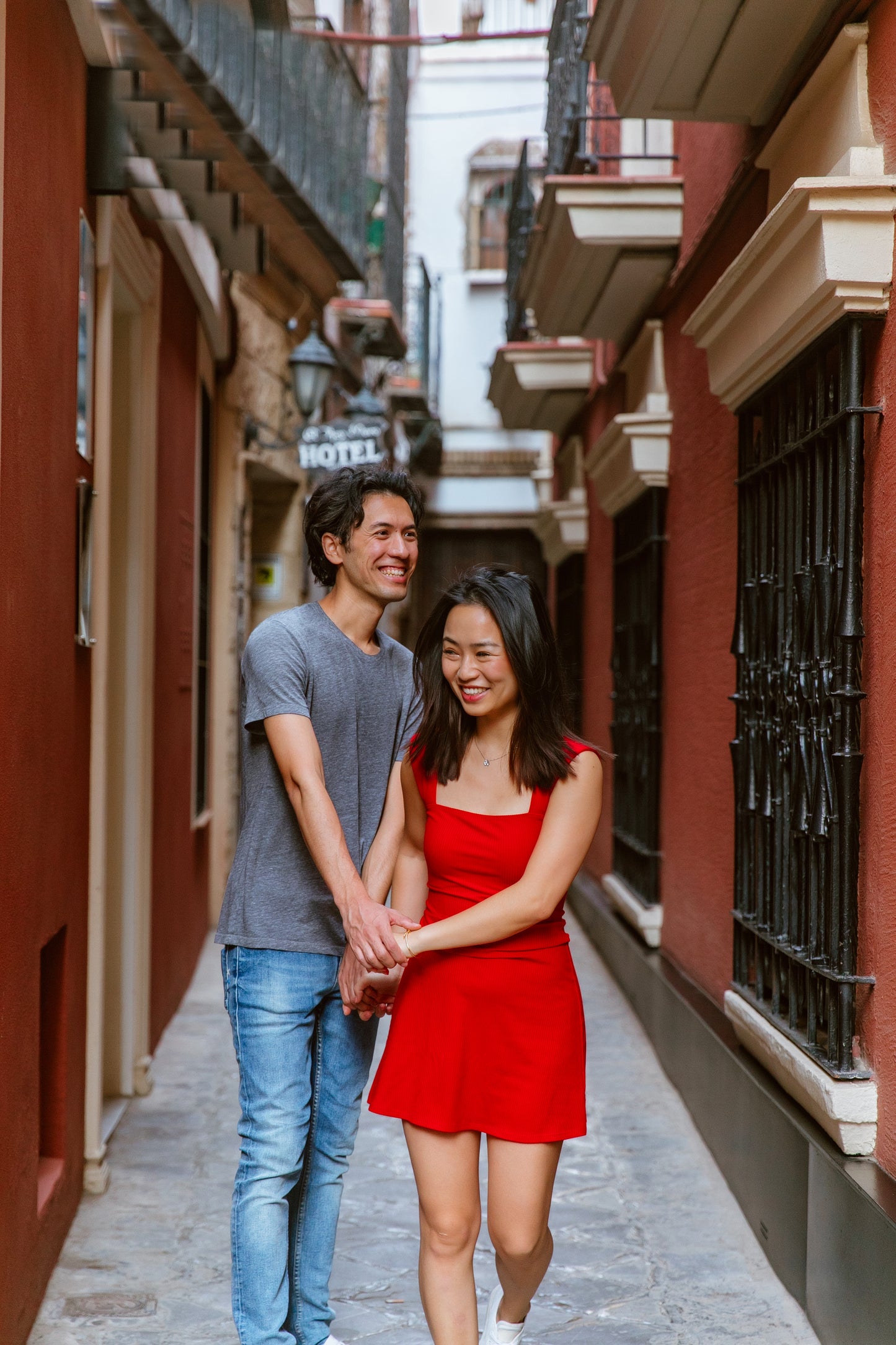 BARRIO SANTA CRUZ (OLD TOWN)
