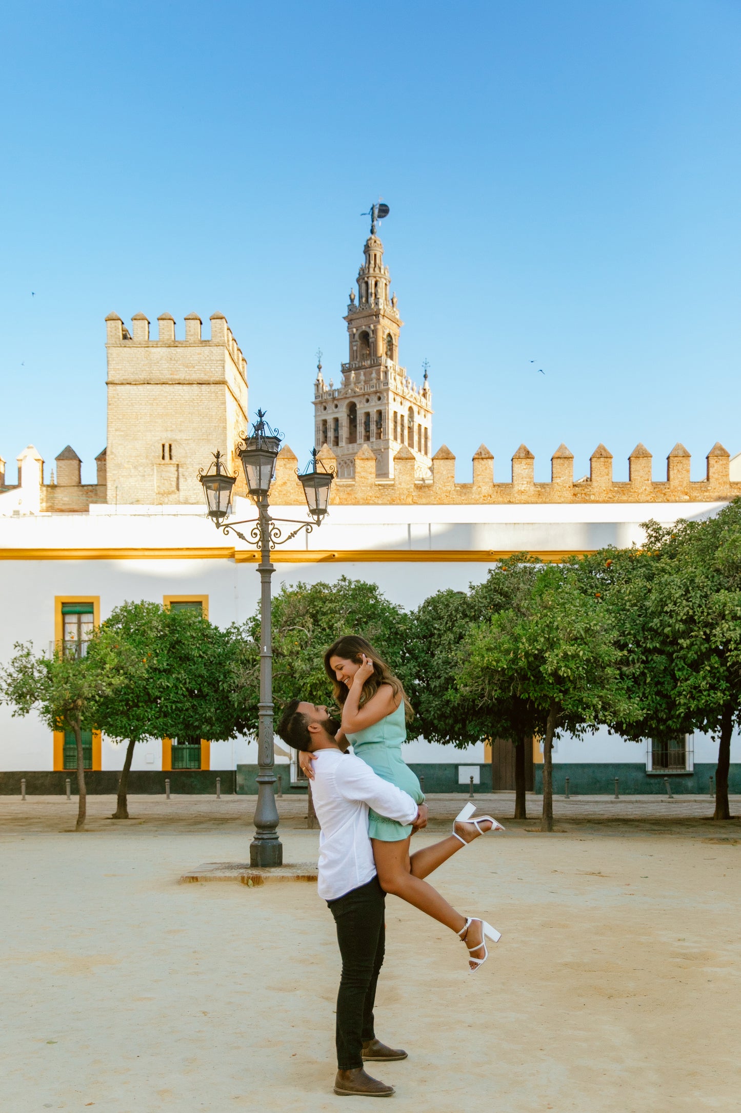 BARRIO SANTA CRUZ (OLD TOWN)
