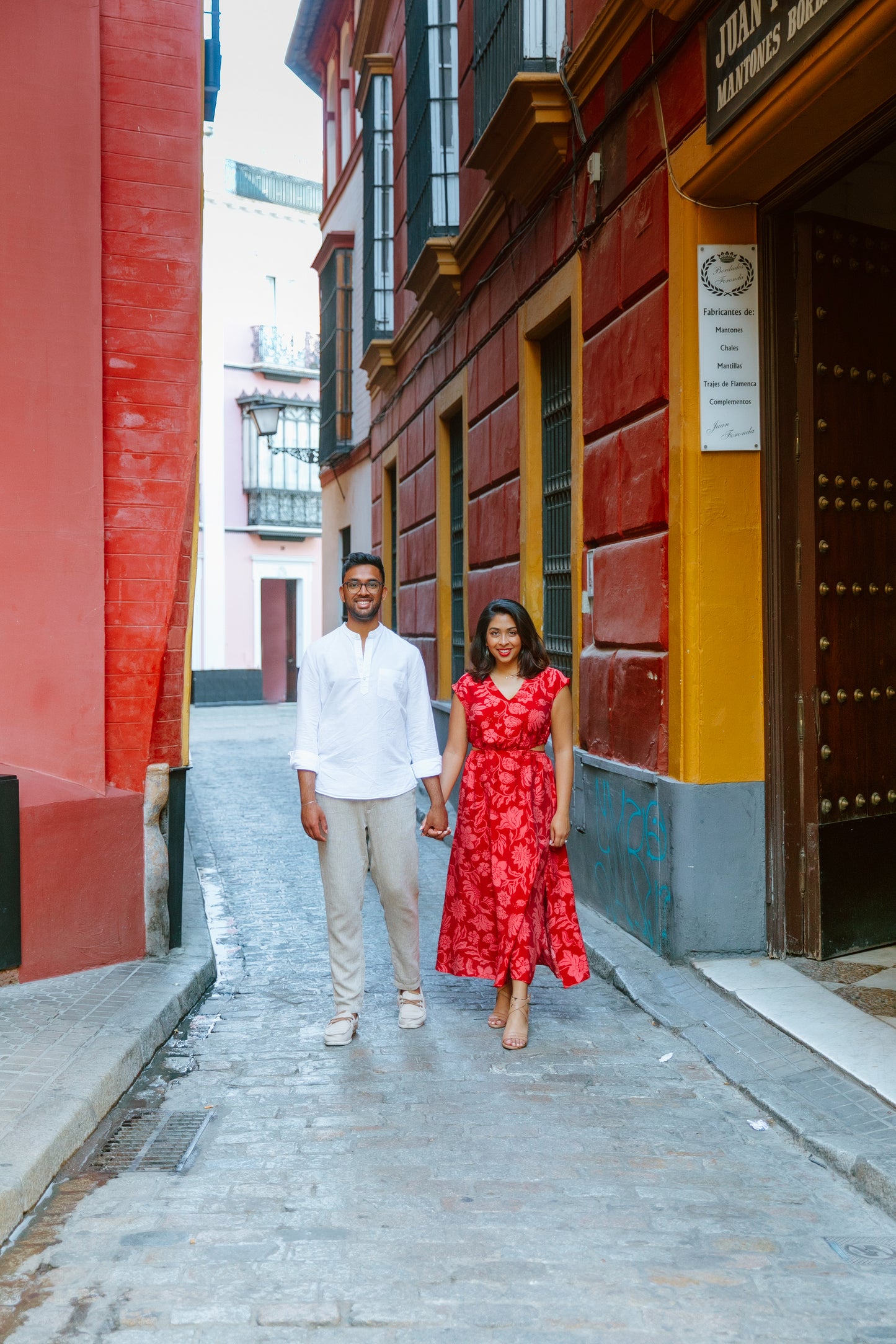 BARRIO SANTA CRUZ (OLD TOWN)